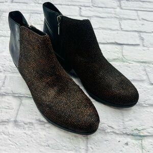 Clarks Artisan GELATA ITALIA Black Brown Spotted calf hair booties Womans Size 9